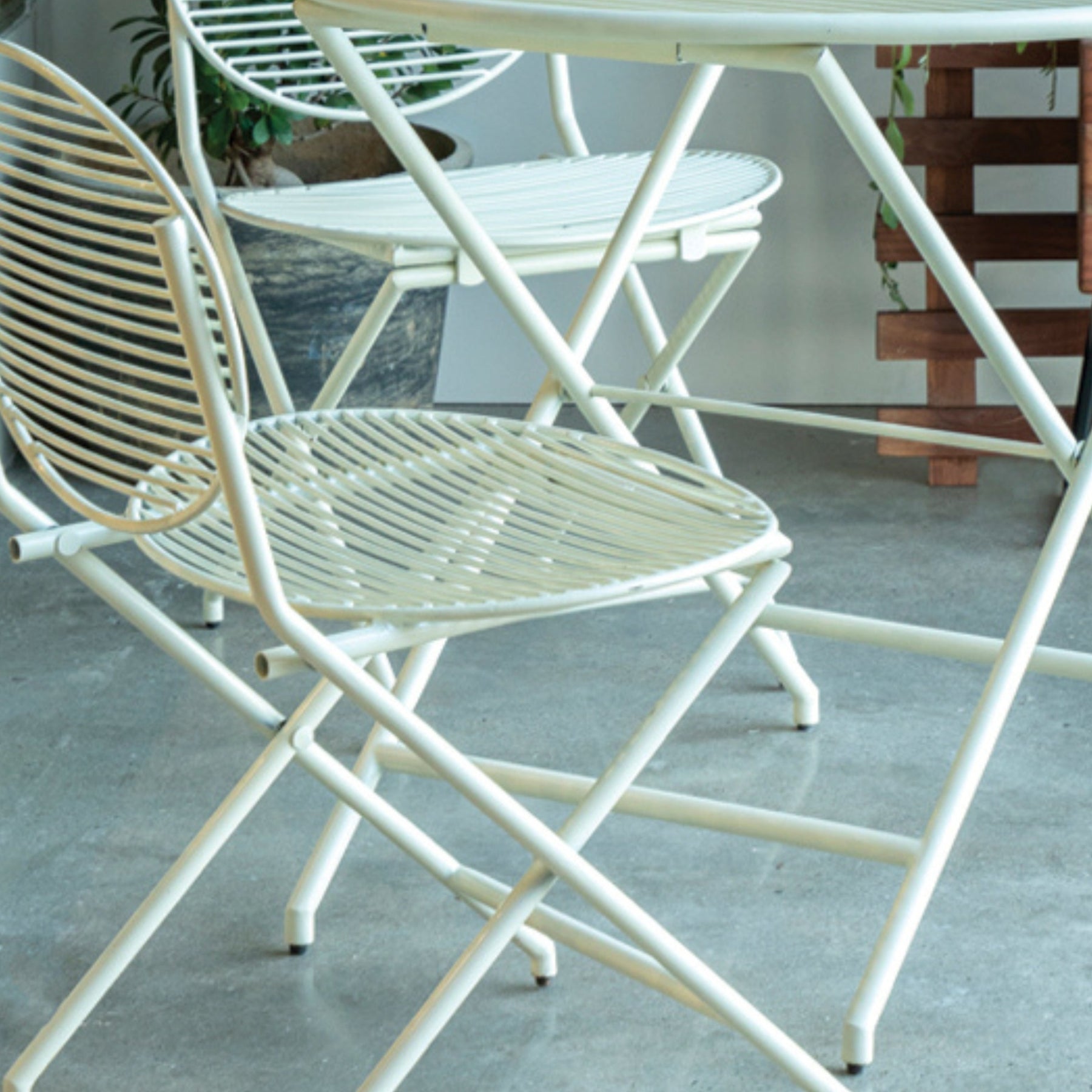 Patio Off White Folding Chair