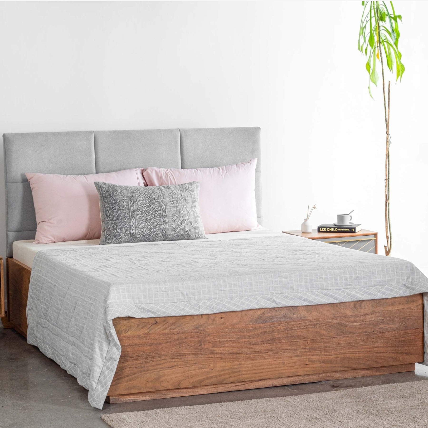 Toshi King Hydraulic Bed