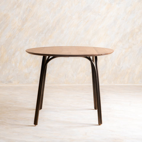Arco Outdoor Dining Table Round