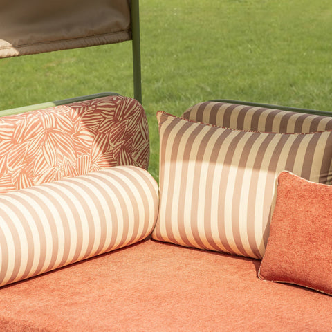 Dastoori Outdoor Day Bed