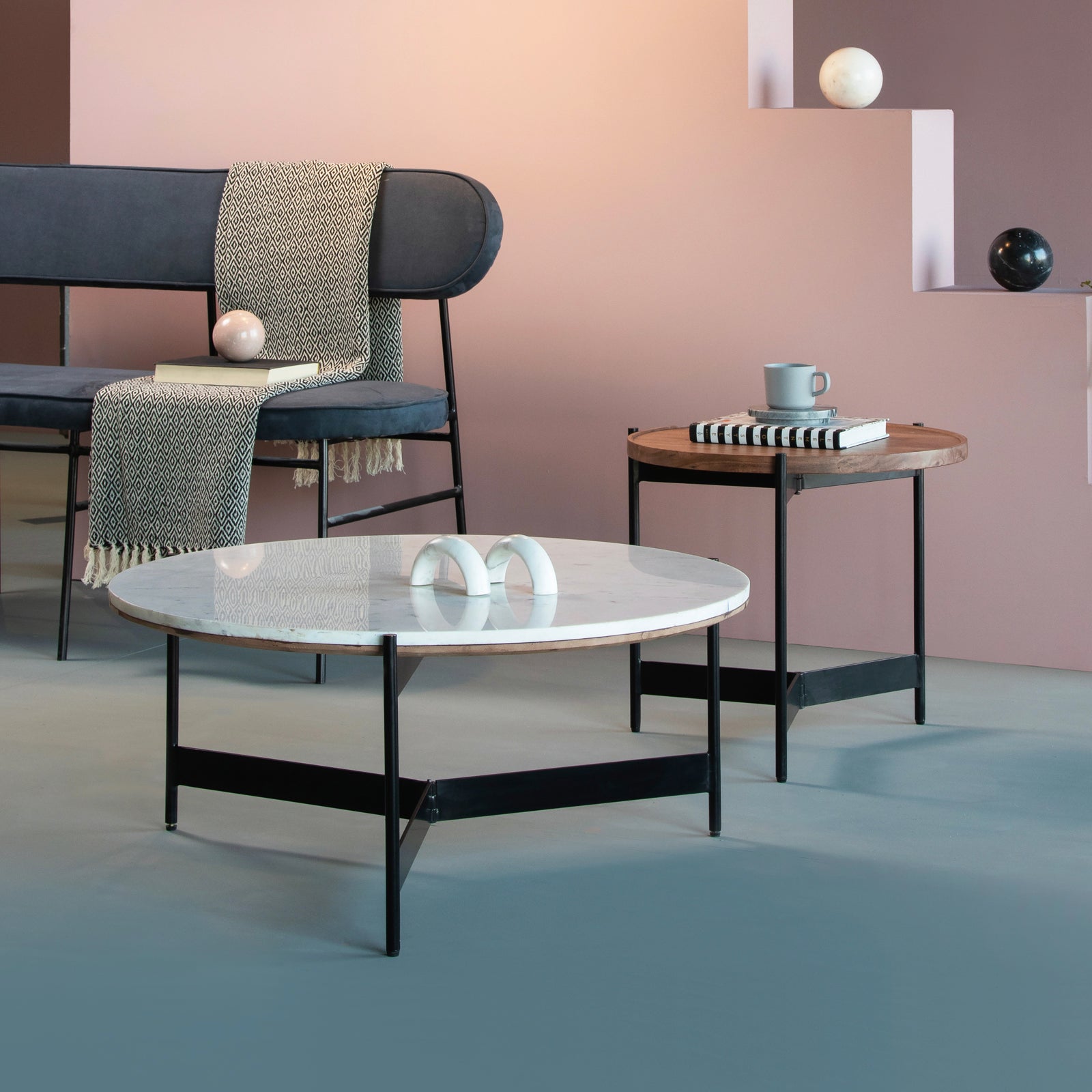 Ipiano Coffee Table Set of 2