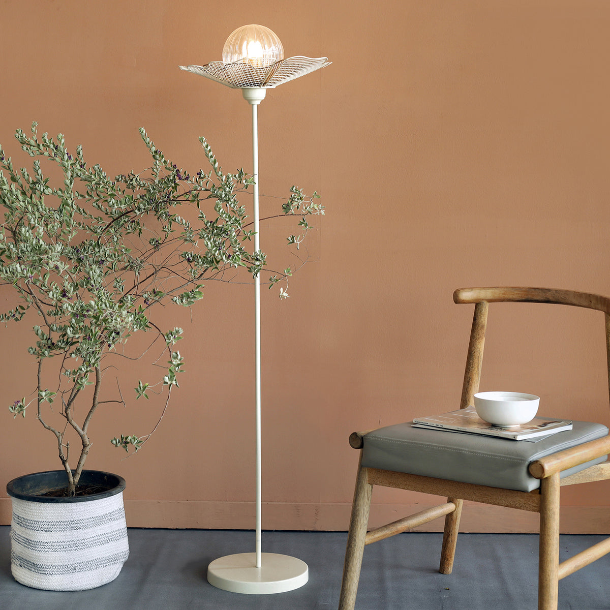 Keshi Floor Lamp