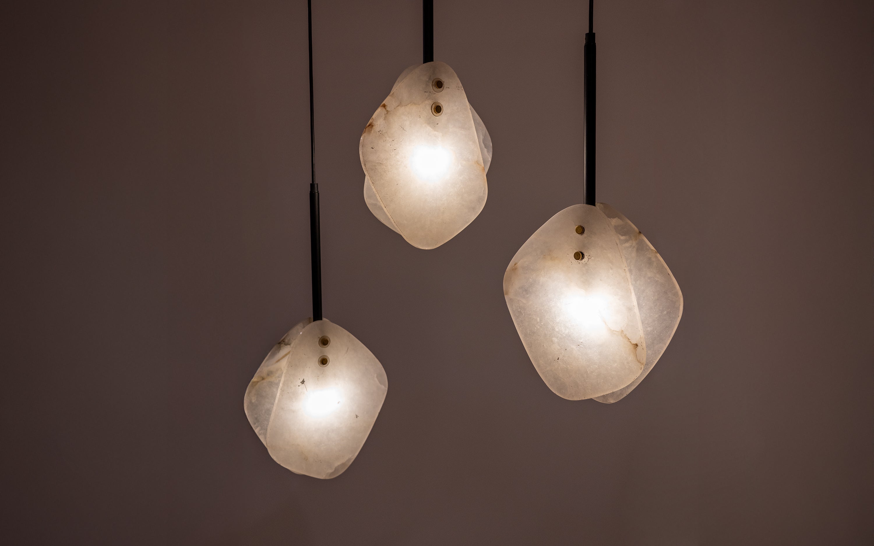 Nara Cluster Hanging Lamp of 3 in Alabaster & Black Metal - with white background - Orange Tree