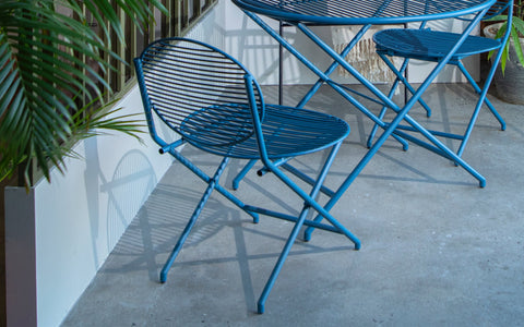 outdoor chairs and tables. lawn decoration ideas. balcony furniture.