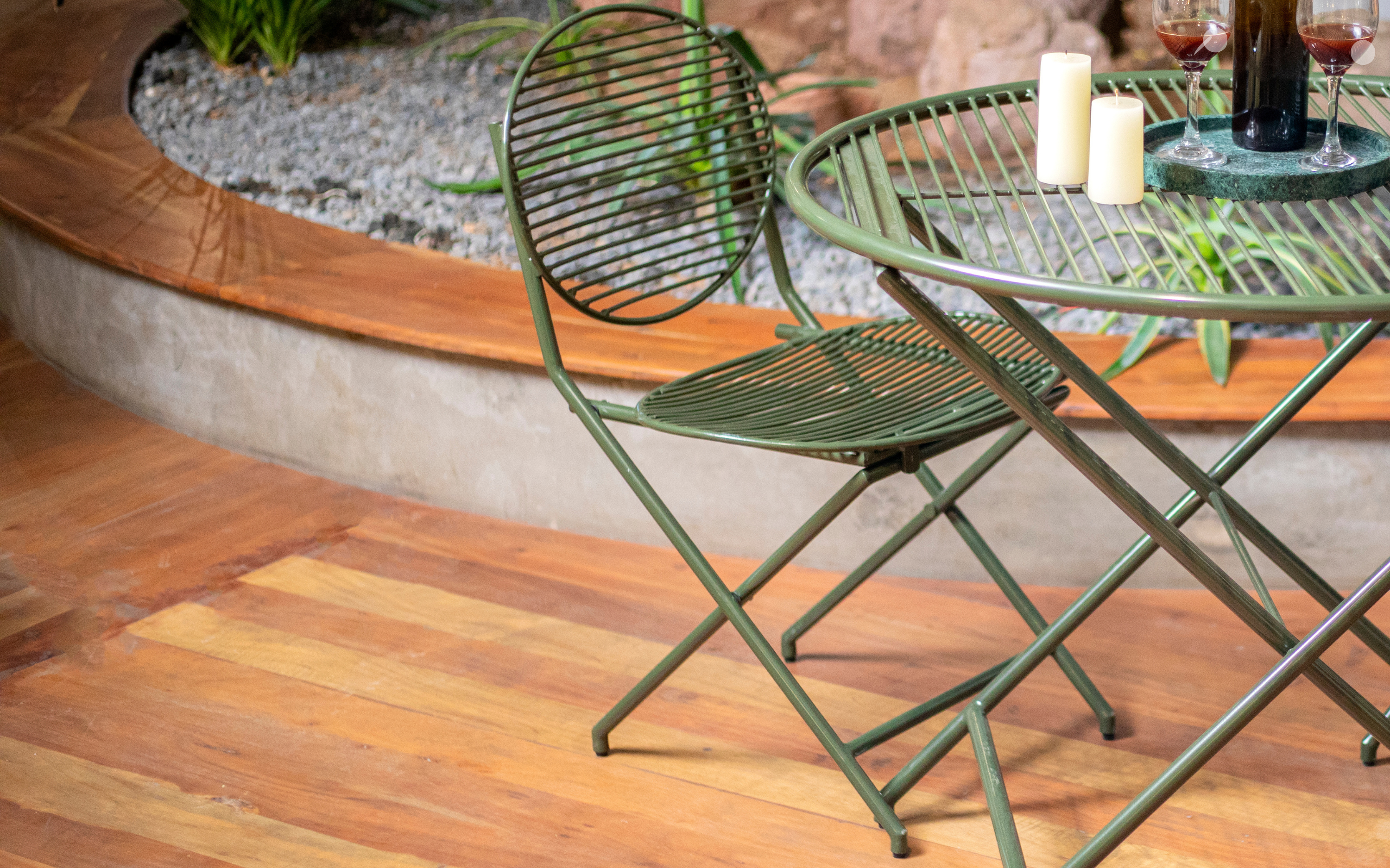 patio furniture. patio designs. backyard decorating ideas.outdoor chairs and tables.