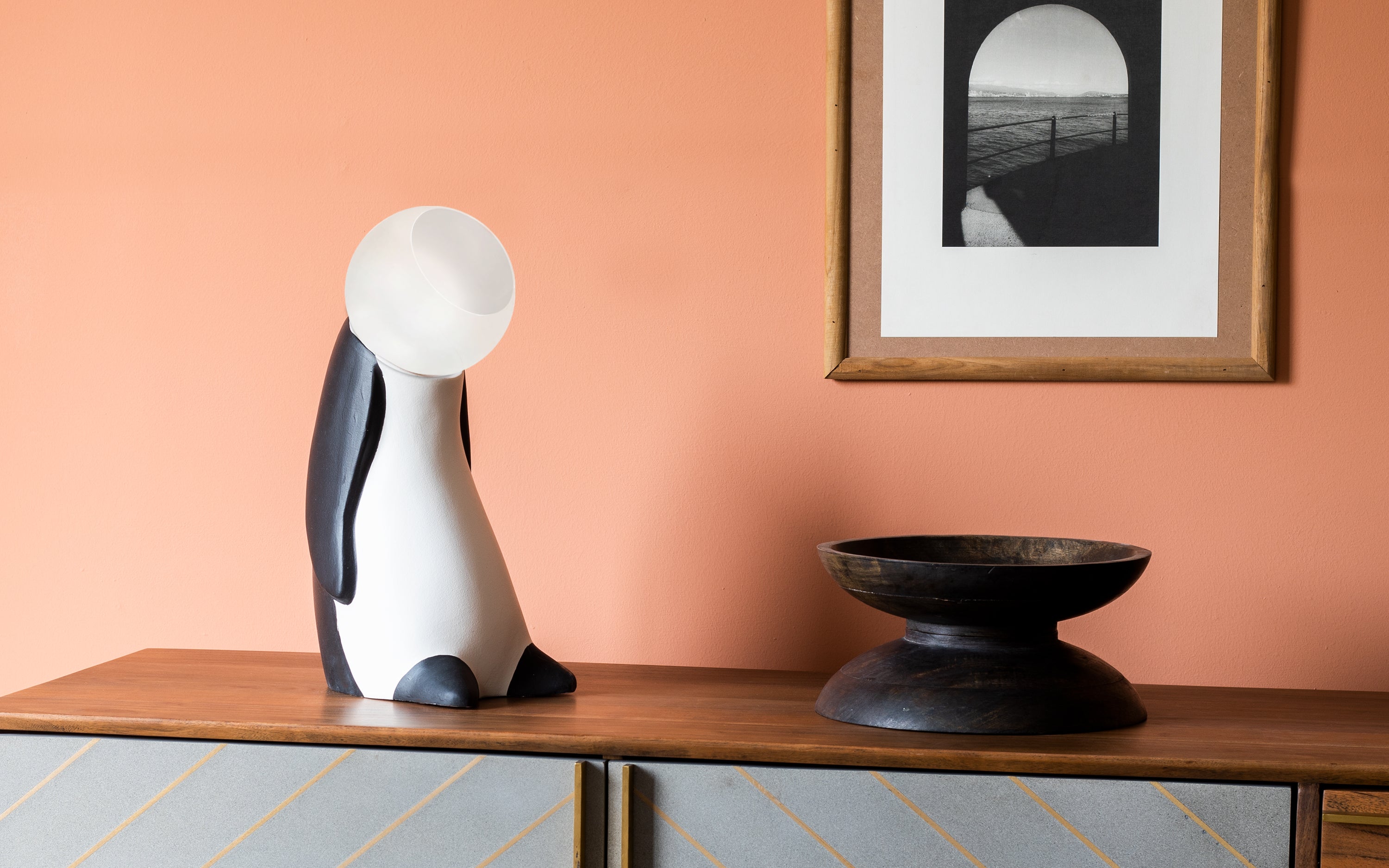 Penguin table lamp for bedroom