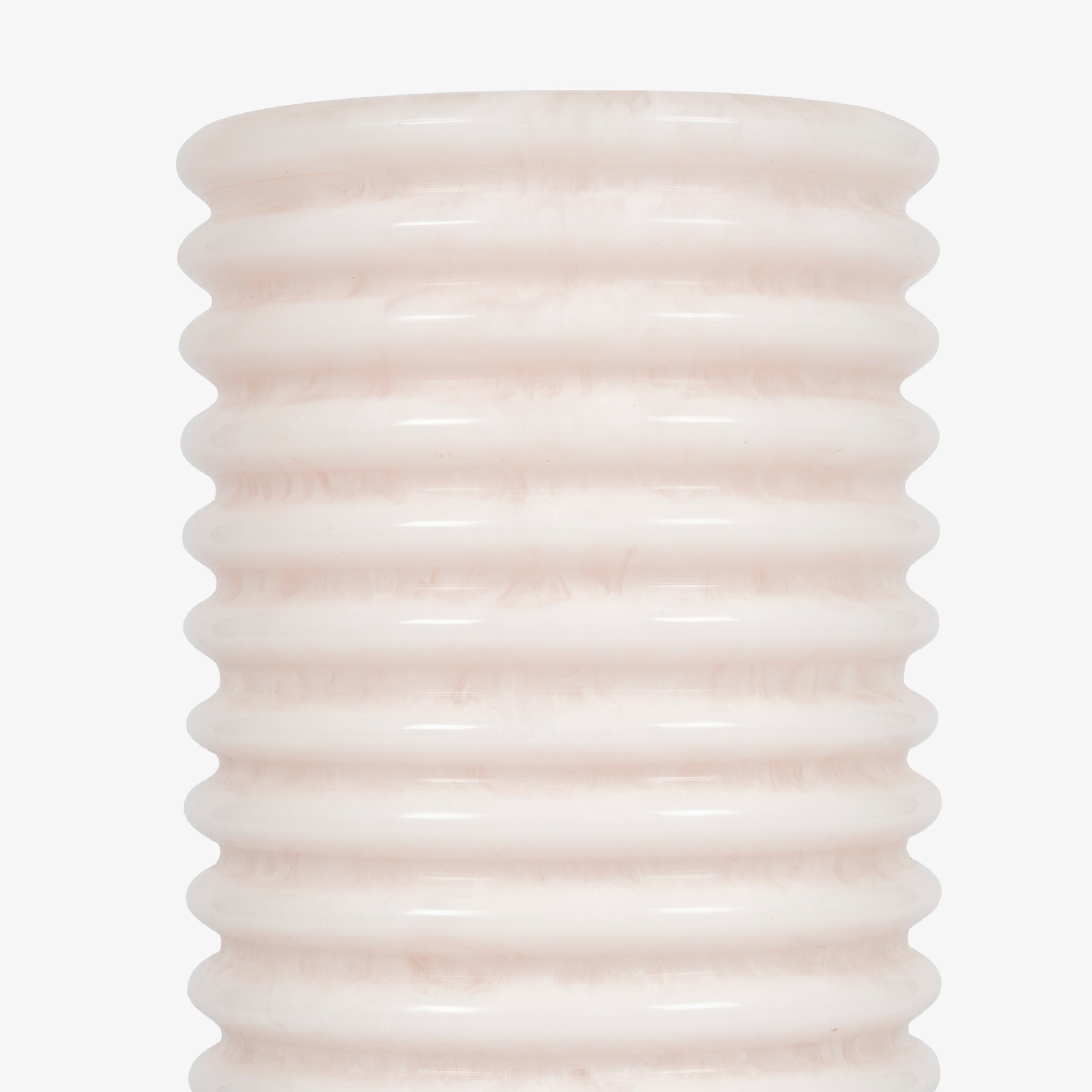 Vertical detail of the ribbed column, a sophisticated choice for side lamps for living room.