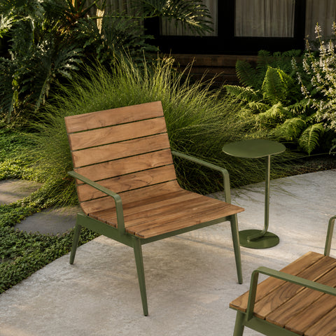outdoor lounge chair with side drink table