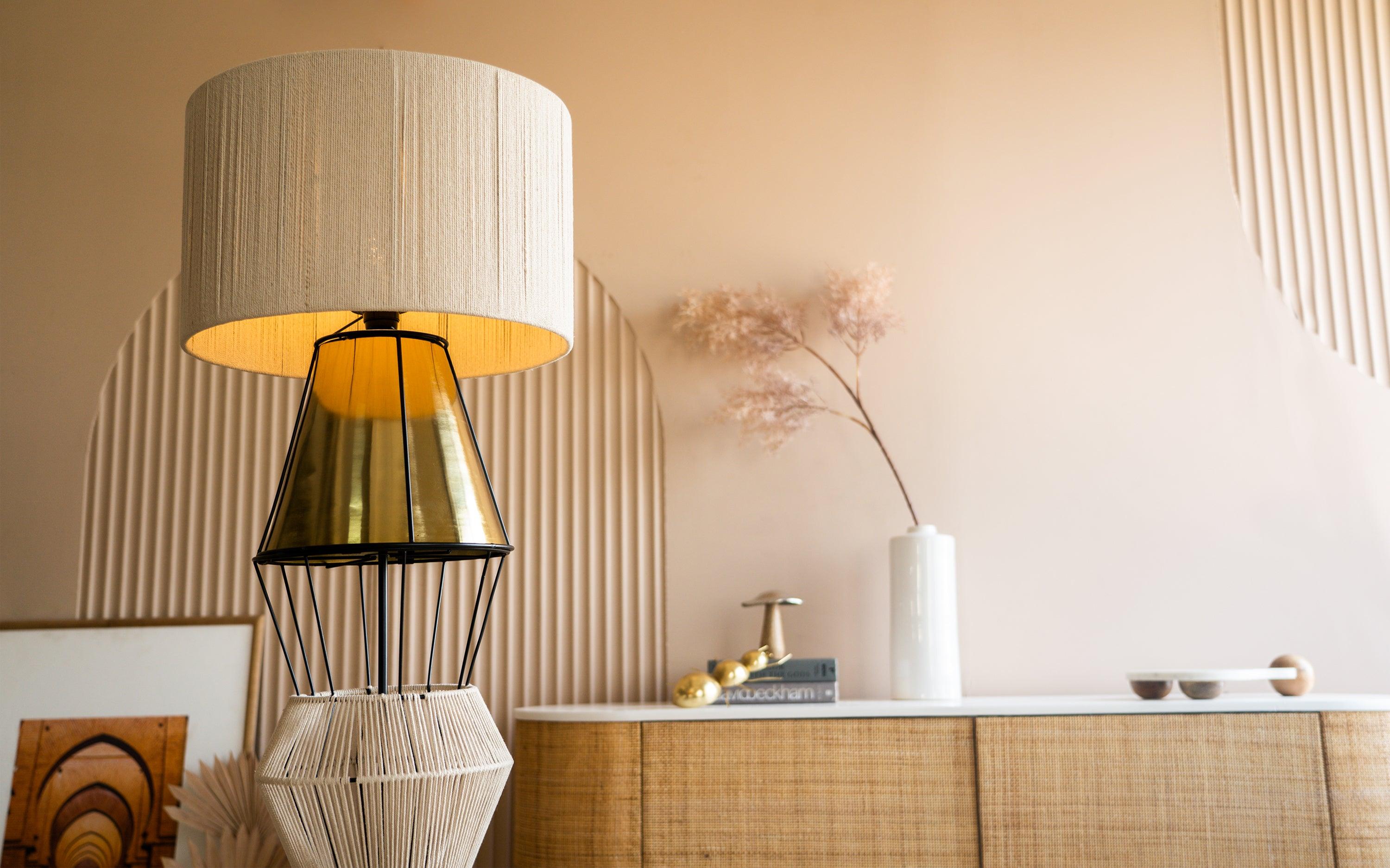 Waldo Floor Lamp | Corner Lamp for living room - Close shot - Orange Tree