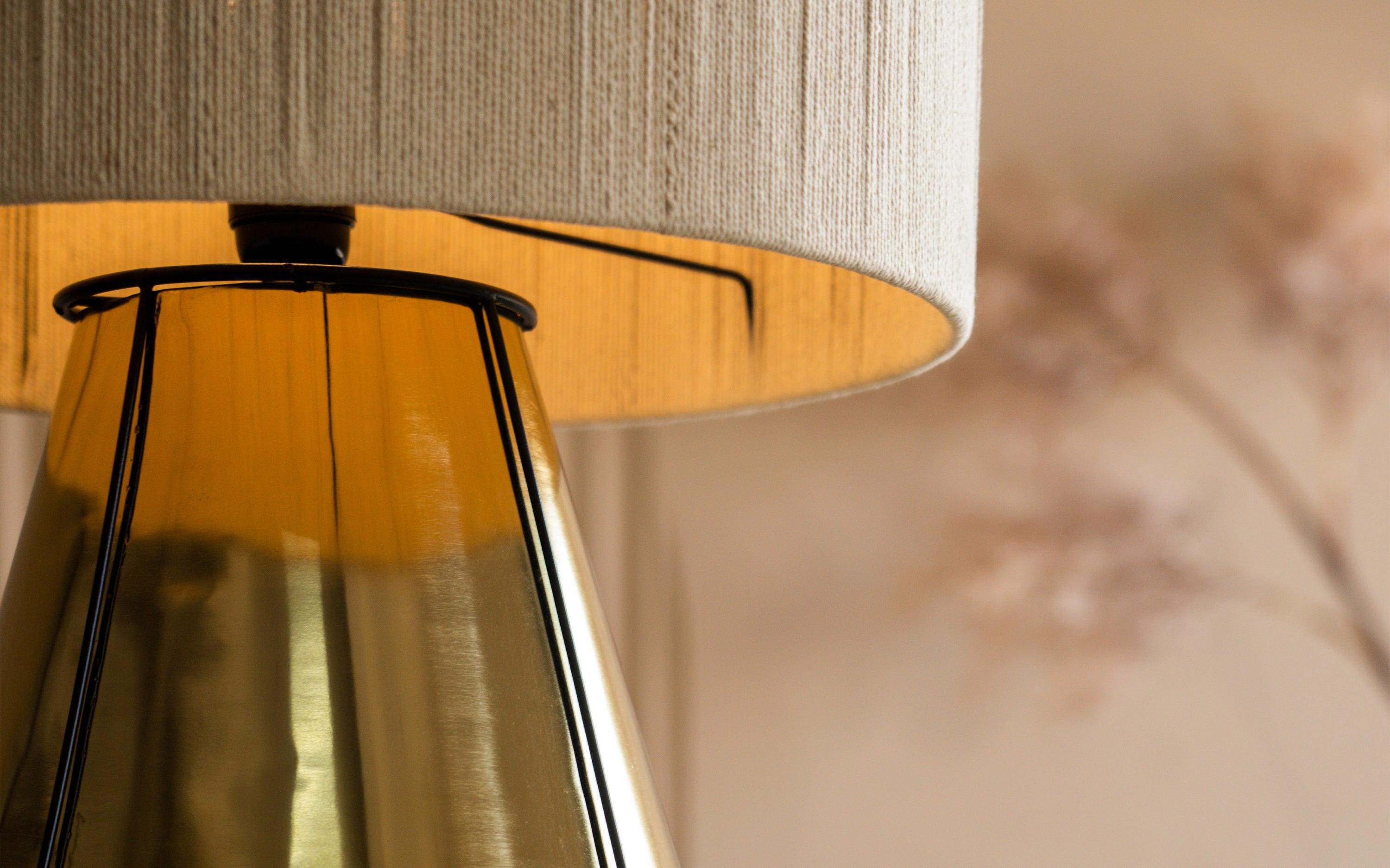 Waldo Floor Lamp | Corner Lamp for living room - Close shot - from right angle - Orange Tree