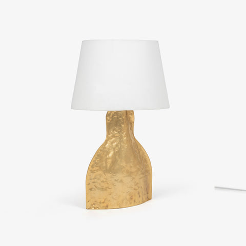 Table lamp drawing showing the height of the fixture relative to a human figure.