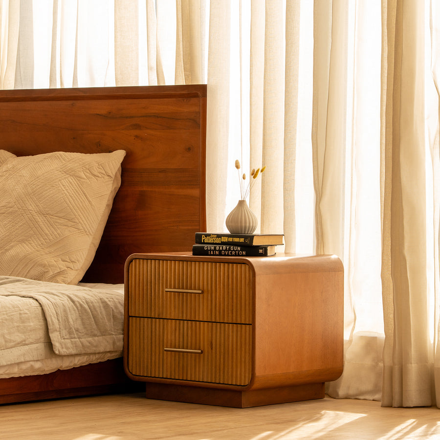 Linn Bedside Table