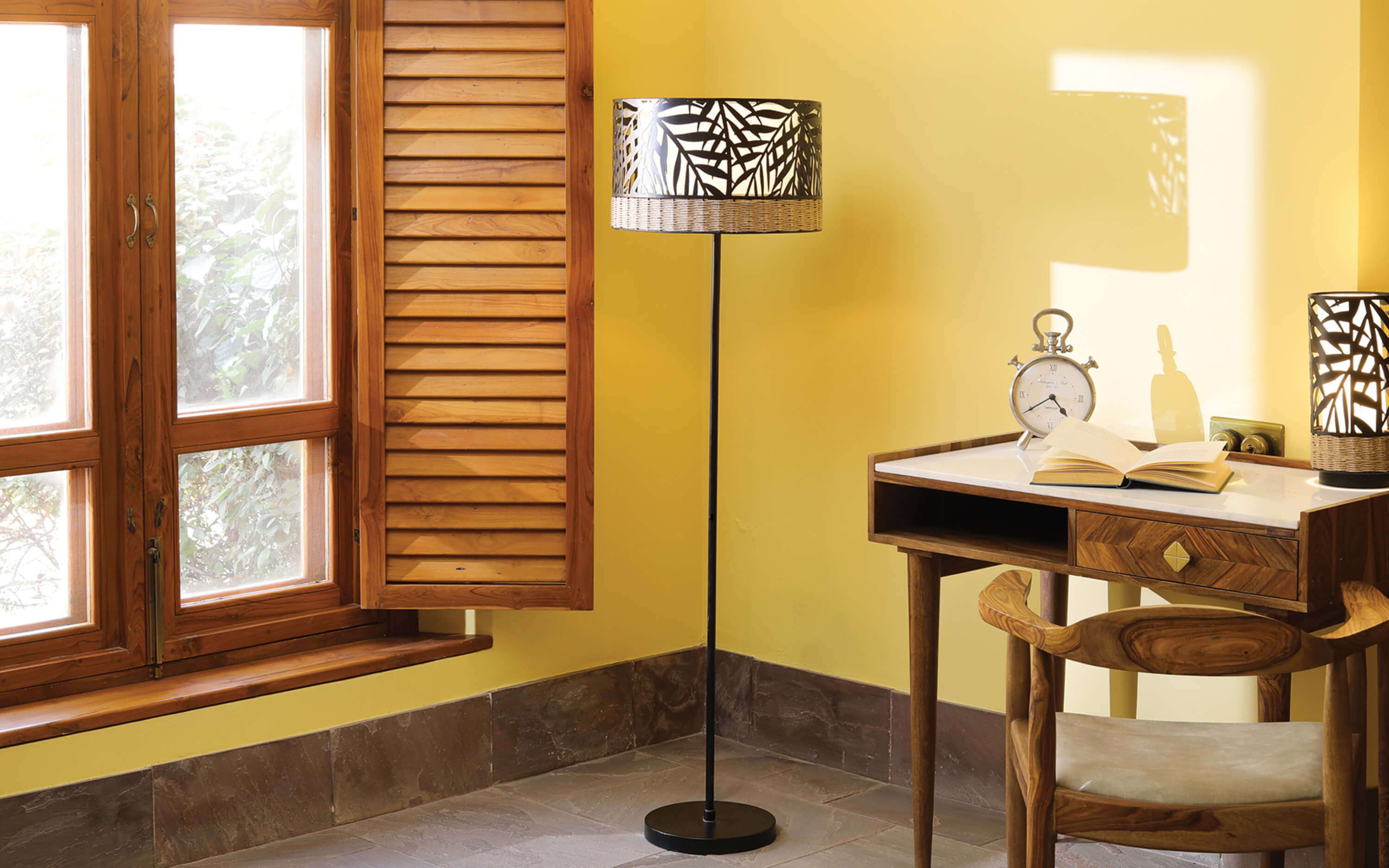 Kinara Black Floor Lamp | Metal Lamp - Orange Tree