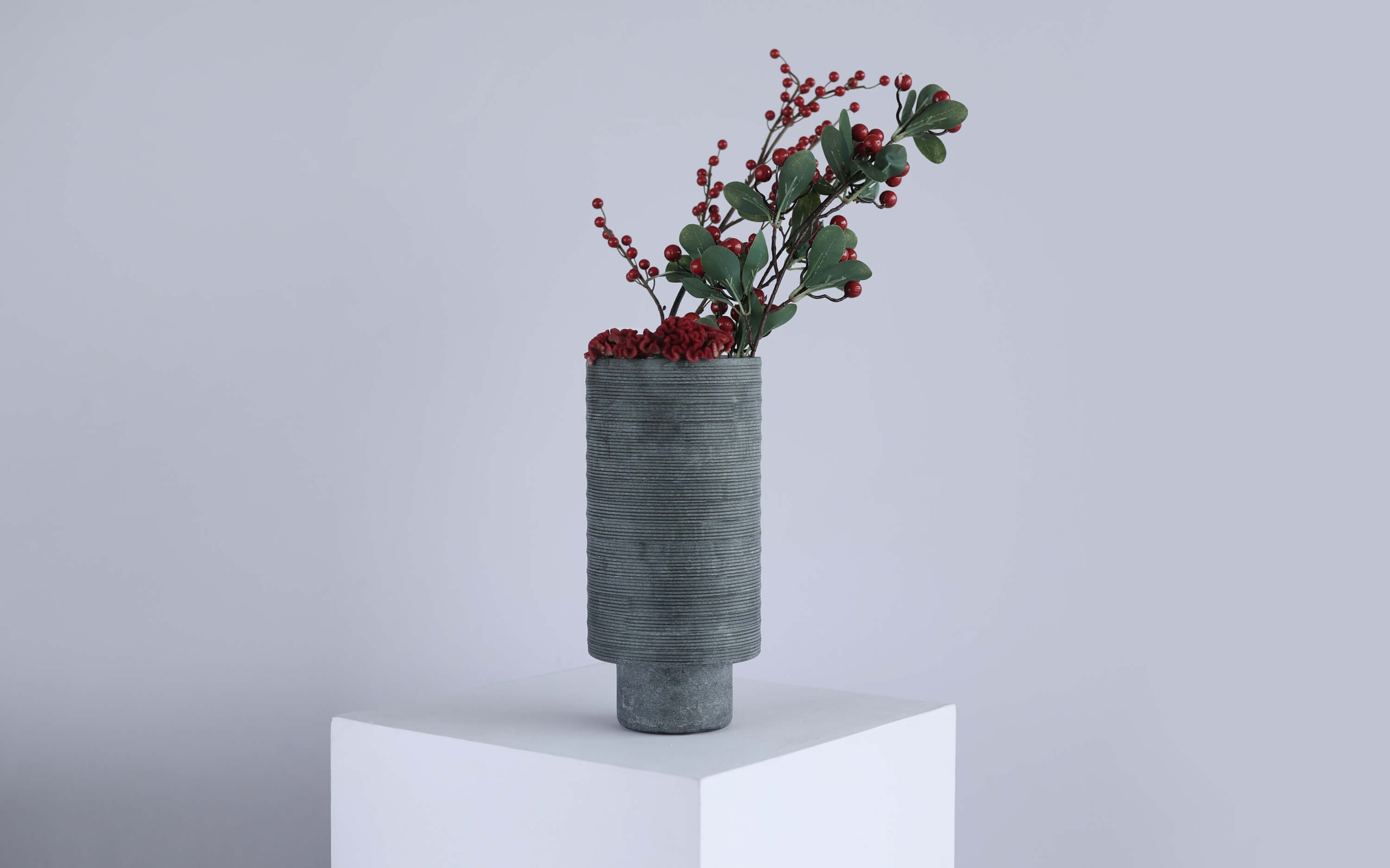Tora Glass Vase. 6 best Christmas Gift Ideas with Orange Tree Home