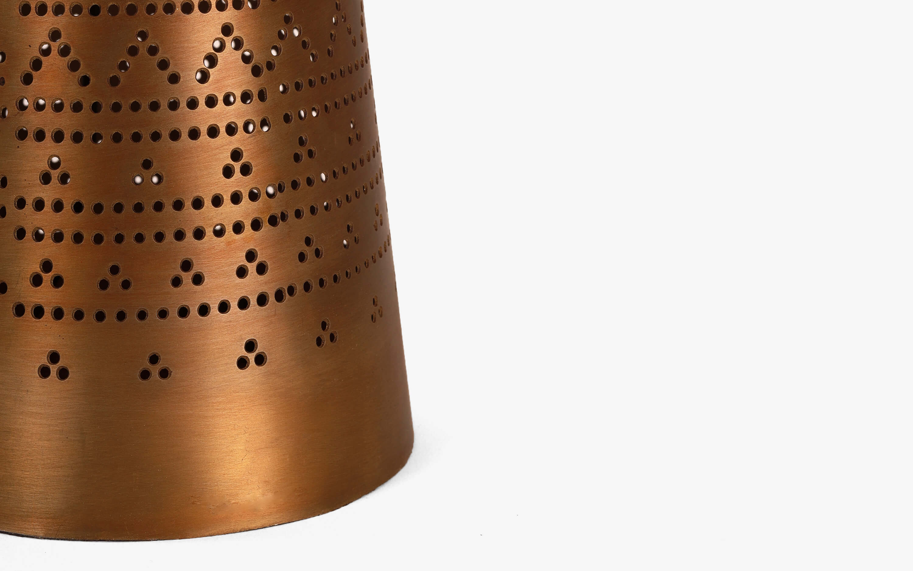 Mishin Antique Bedside Decorative Metal Table Light - Close shot - from upper angle - Orange Tree