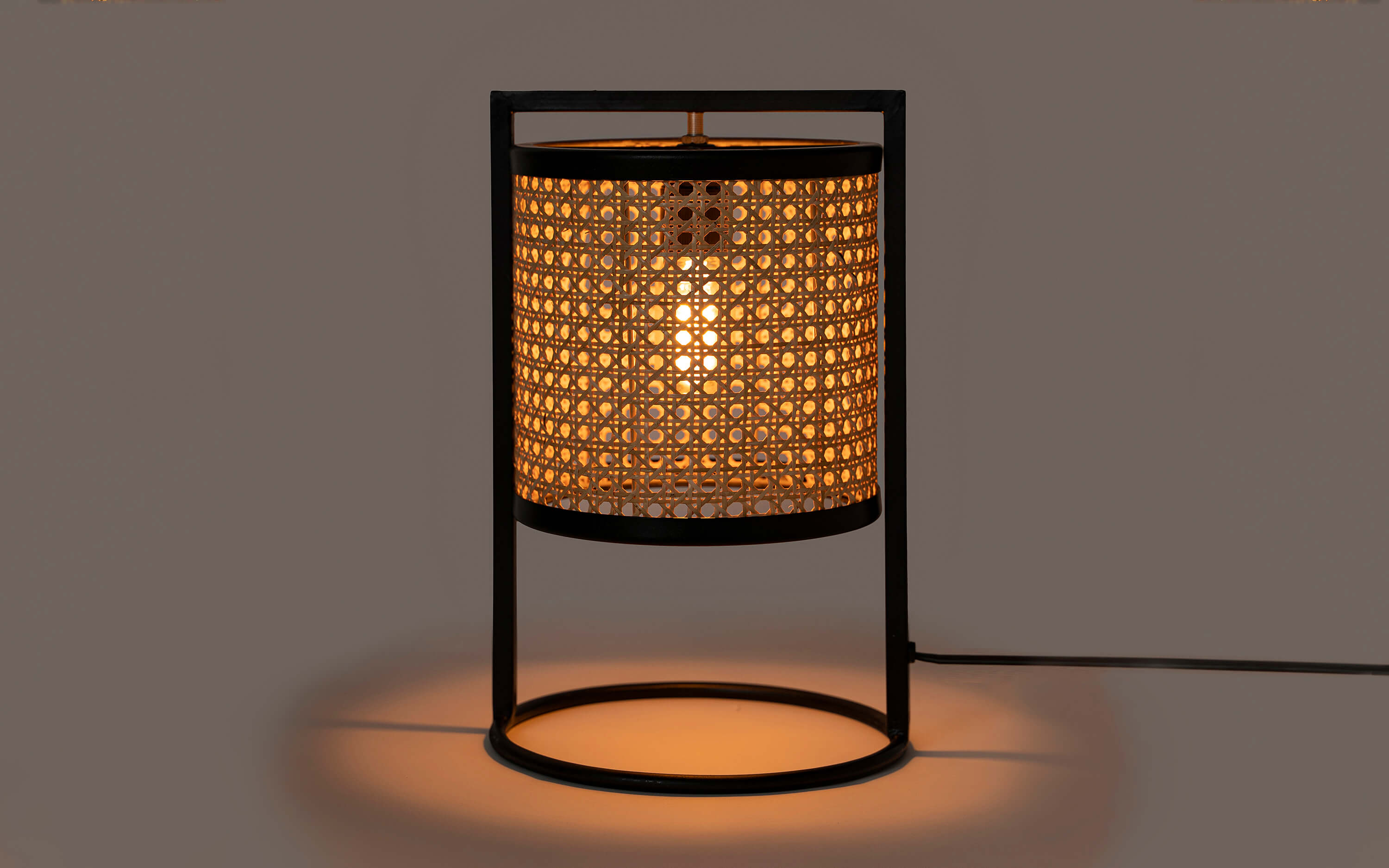 New Canna Black Table Lamp - Orange Tree Home Pvt. Ltd.
