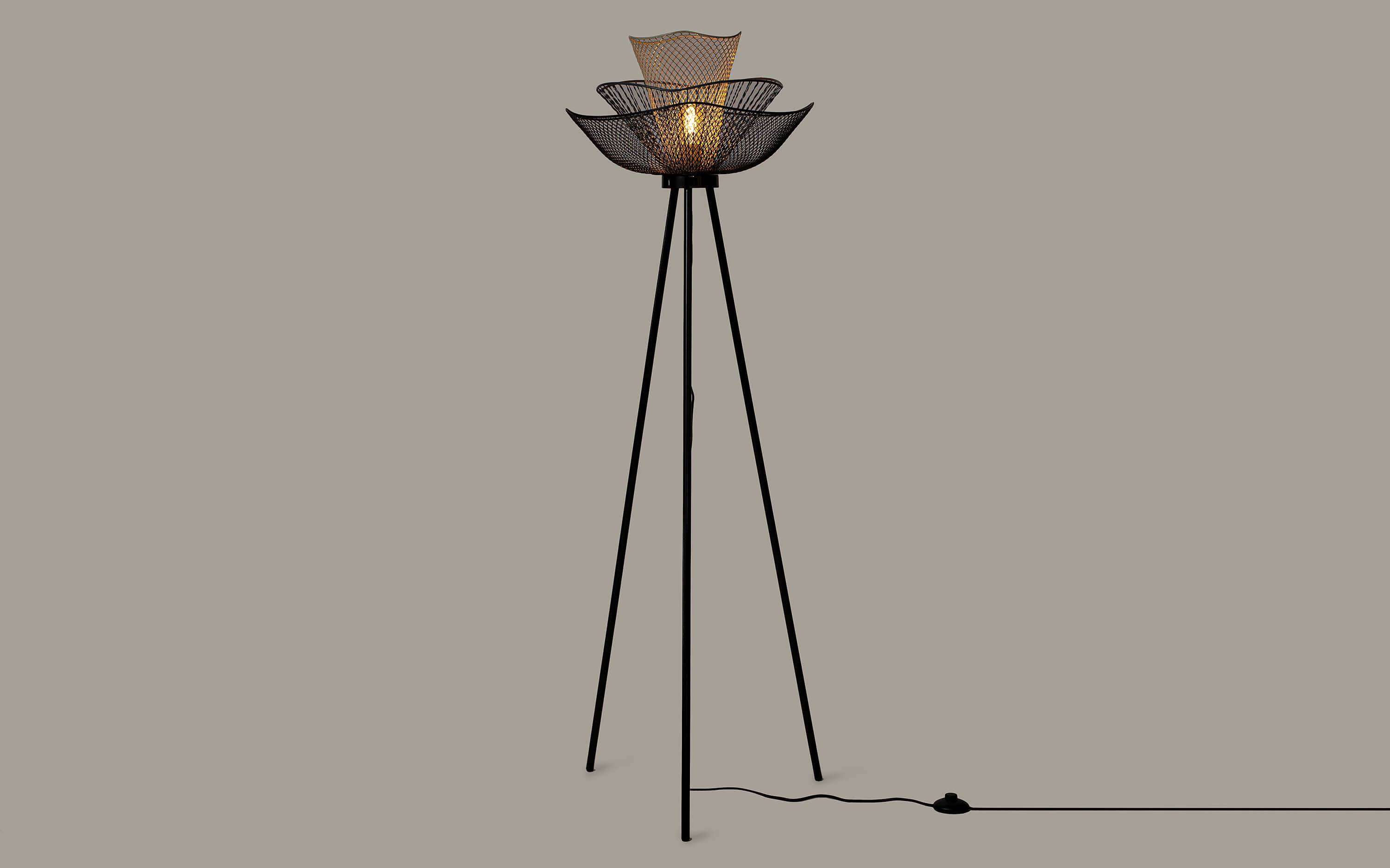 Mallawi Black Floor Lamp - Orange Tree Home Pvt. Ltd.