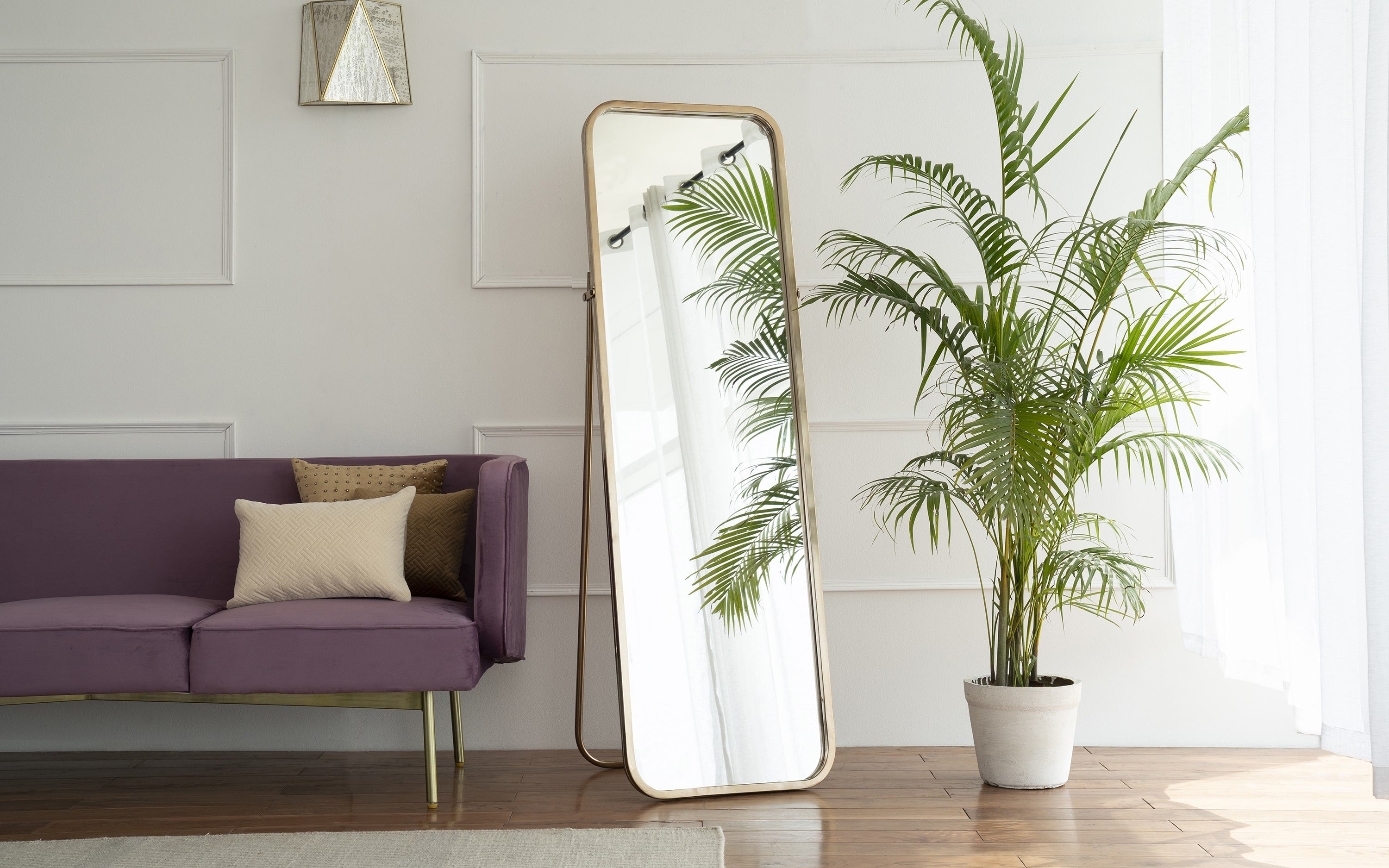 Yoho Floor Mirror made of Mirror & Metal with finish Gold